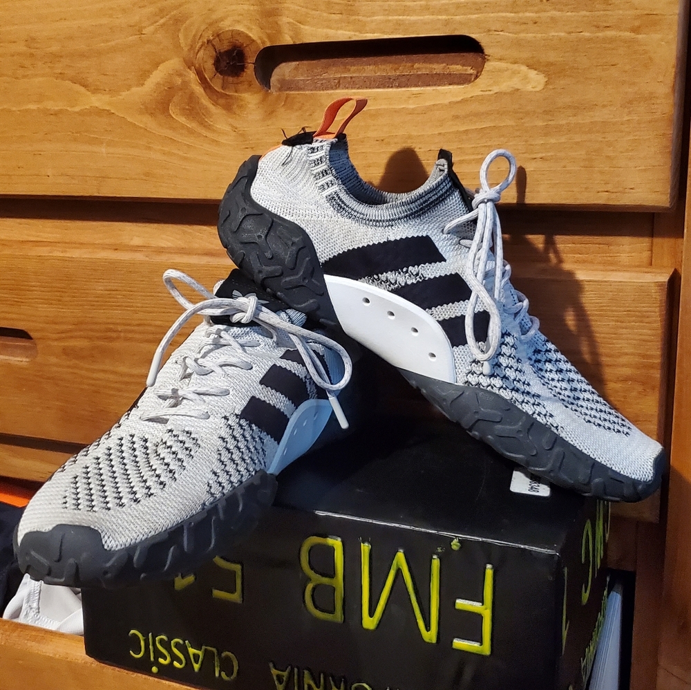 Size 13 Adidas/Continental casual sneaker
